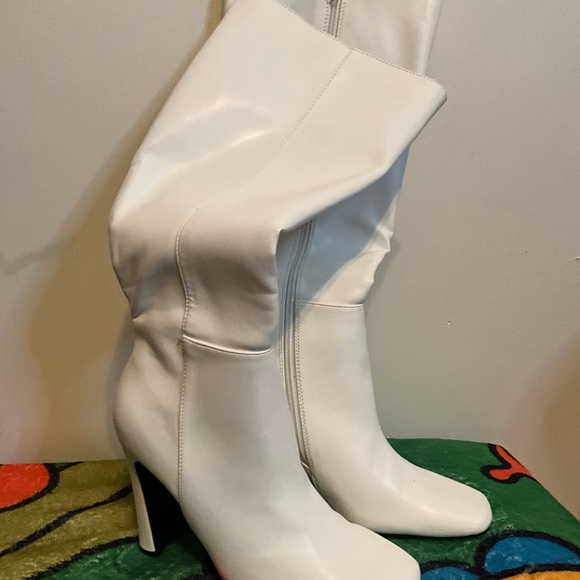 Chic White Heeled Boots for Women - Picture 1 of 2